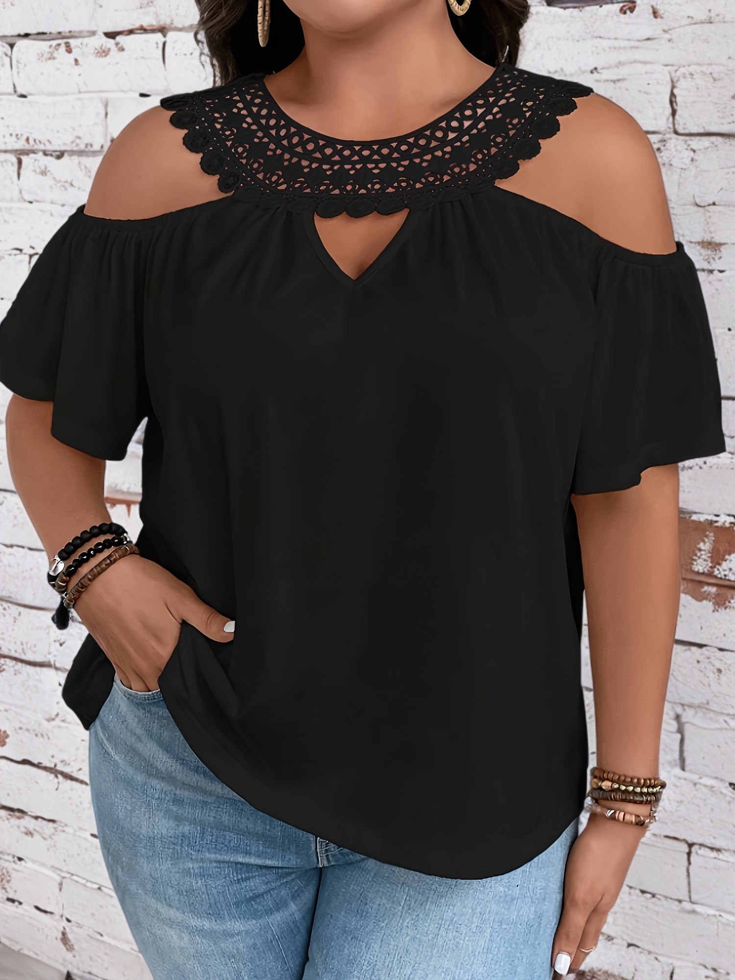 plus size lace stitching t shirt casual cold shoulder short sleeve crew neck t shirt womens plus size clothing details 12