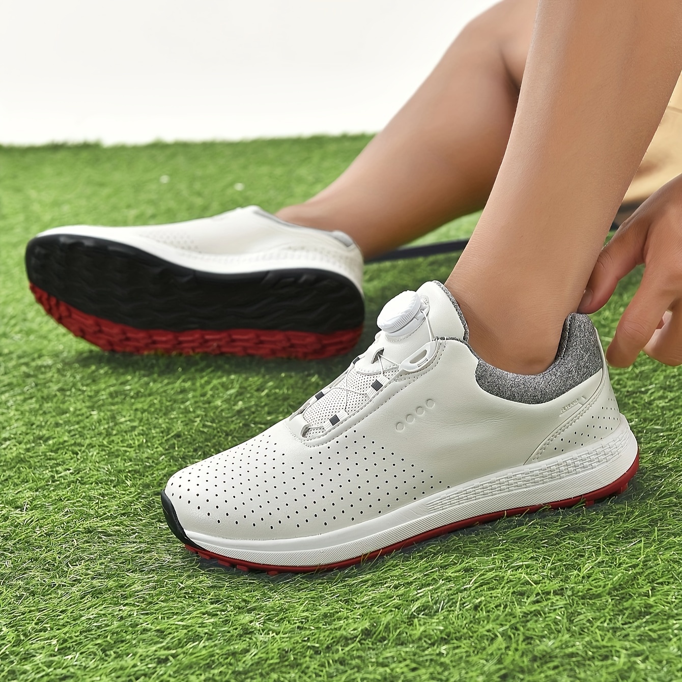 womens fashion and lightweight golf shoes comfortable breathable and non slip casual shoes details 3